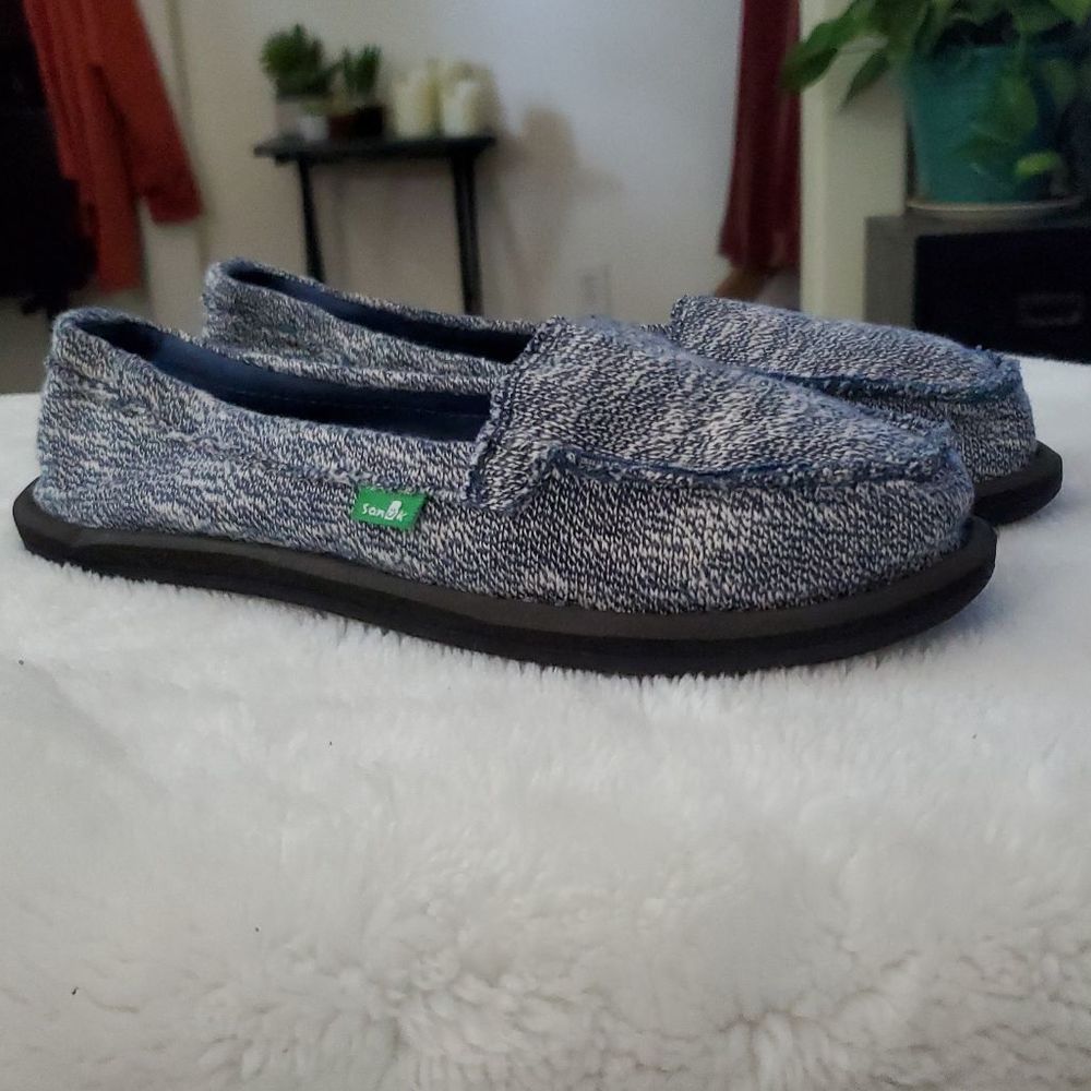 Sanuk Women's Ohm My Casual Slip-ons. Size 9
